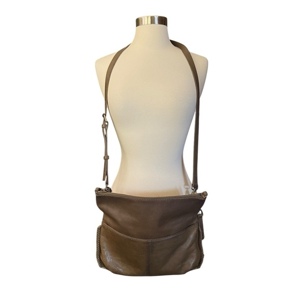 Lucky Brand Harper Taupe Leather Crossbody Messenger Clutch Shoulder Handbag Zip - Picture 9 of 10